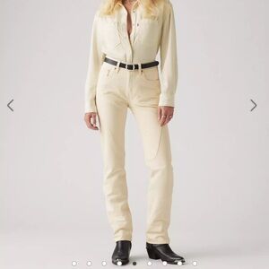 W28 L30 Levis chaps jeans in ecru